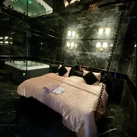 Διαμέρισμα Blacksuite, Luxueuse Avec Jacuzzi Privatif Μονπελιέ
