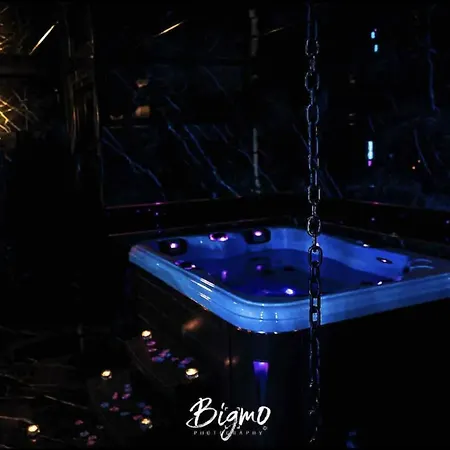 Διαμέρισμα Blacksuite, Luxueuse Avec Jacuzzi Privatif *
